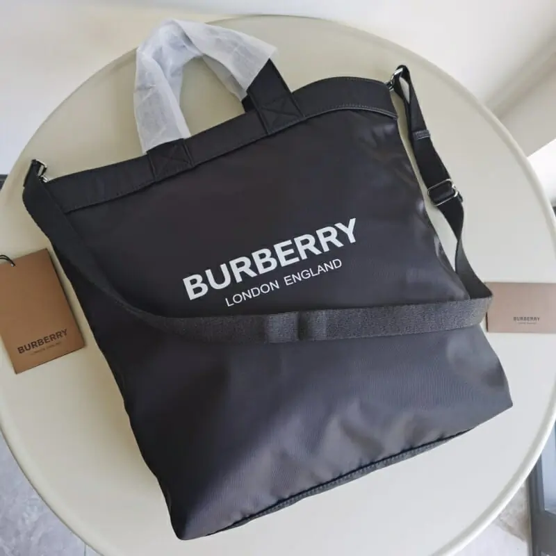 burberry aaa qualite sac a main  pour unisexe s_11447642